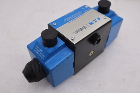 EATON/VICKERS, DG4S4-016C-U-B-60 Hydraulic Pilot Valve NEW NO BOX STOCK GF544 - Image 3
