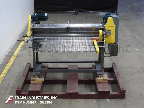 Sugar topper and conveyor, equipped with 38" w x 64" l stainless stee - Image 3