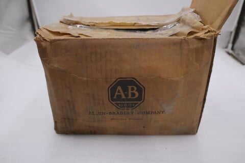 New allen bradley 202-c0g91 ser. a contactor 45 amps 125v stock 5464 - Image 3