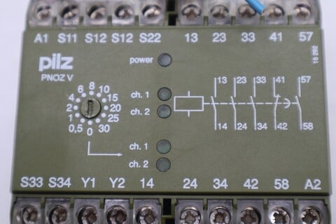 Pilz safety relay 474790 pnoz v 30s 24 v dc pnozv30s24vdc stock k-3831 - Image 2
