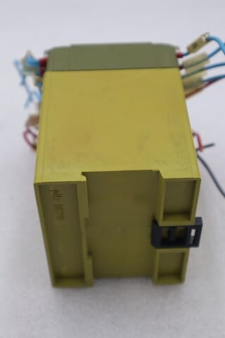 Pilz safety relay 474790 pnoz v 30s 24 v dc pnozv30s24vdc stock k-3831 - Image 6