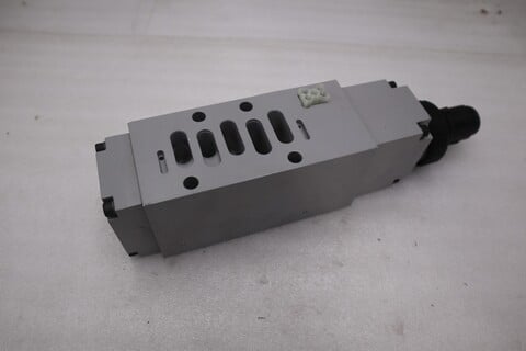 Parkerps 4238250cp h3 ind regulator gage/line new stock gf-718a - Image 4