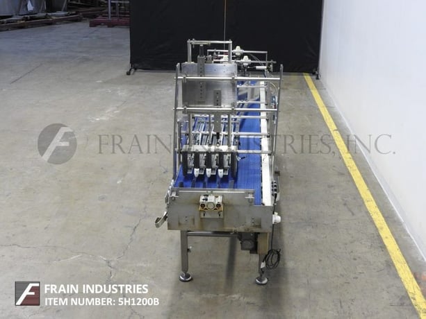 23-3/4" W x 94" L Modern, Stainless Steel, 1 to 4 lane, Intralox  style belt, accumlation table - Image 4