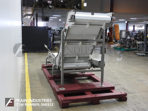 32" wide x 6' long, Friesen, Stainless Steel, inclined cleated conveyor, 61"-65" discharge height, 1/2 HP - Image 4