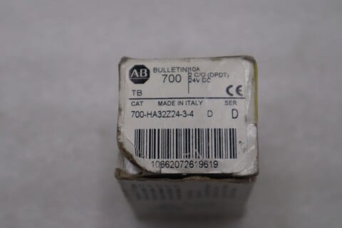 Allen-Bradley Bradley 700-HA32Z24-3-4/D Relay, new open box, STK K2102CC - Image 1