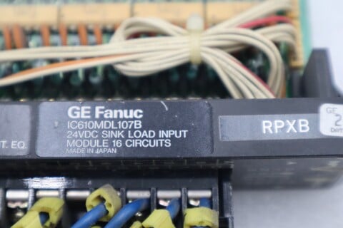 General Electric FANUC IC610MDL107B SINK LOAD INPUT MODULE 24VDC 16 Circuits STOCK L-574C - Image 2
