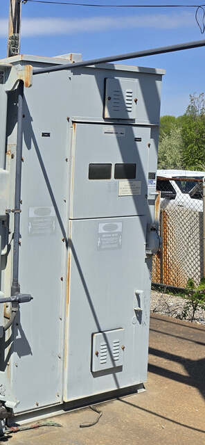 Powercon, outdoor switchgear enclosure bus assembly, 2000 amp, 15 KV, 13.8 KV, 3 phase (2 available) - Image 2
