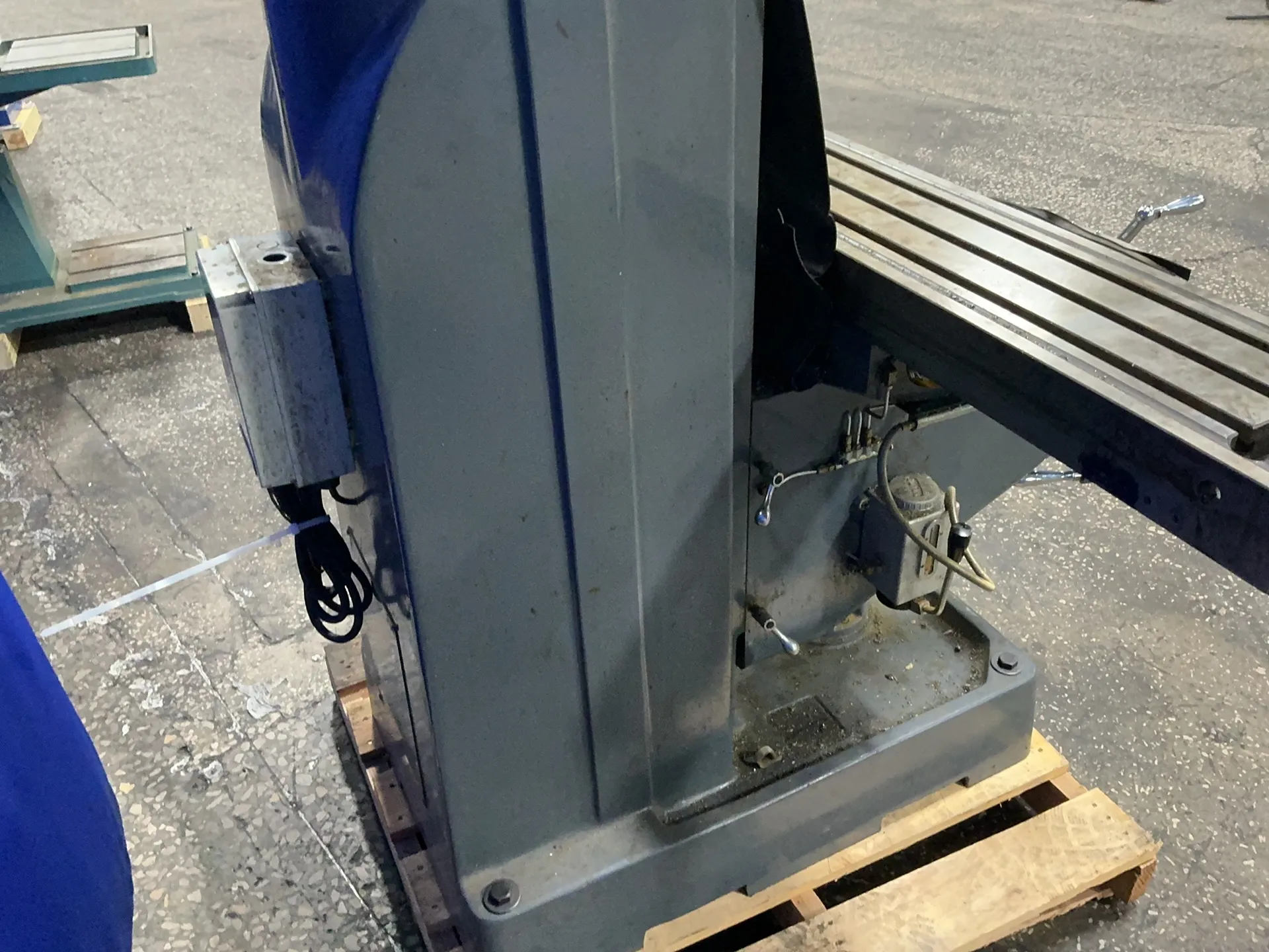 Atlas #2VS08, vertical mill, 9" x 49" table, 3 HP, 1730 RPM, 2006 - Image 5