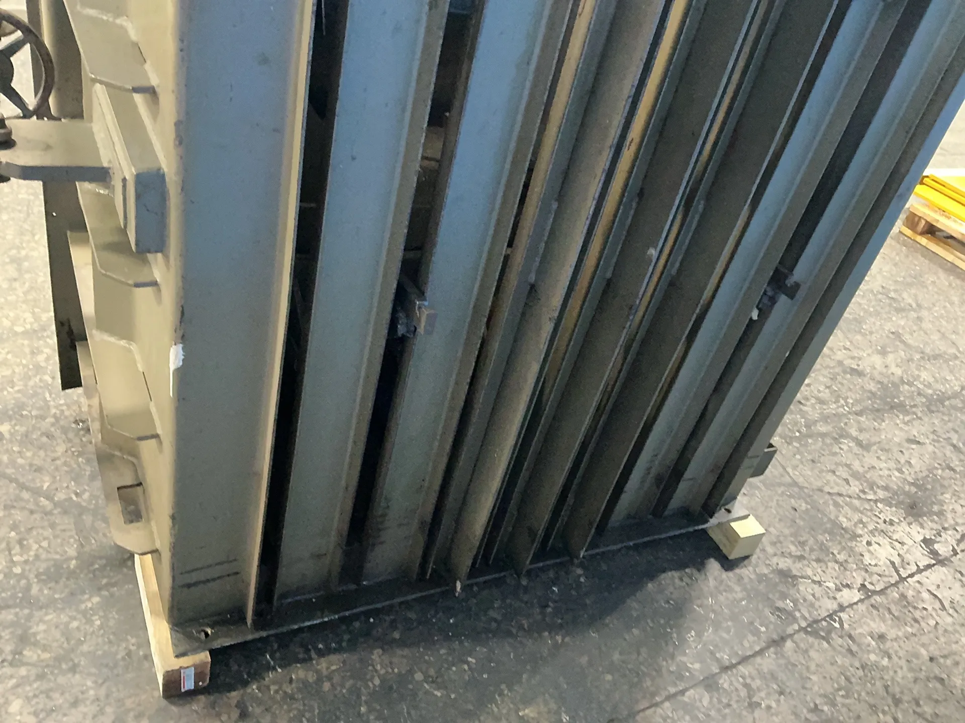 28" x 62" Piqua Waste Equip. #H.D.-2200, baler - Image 4