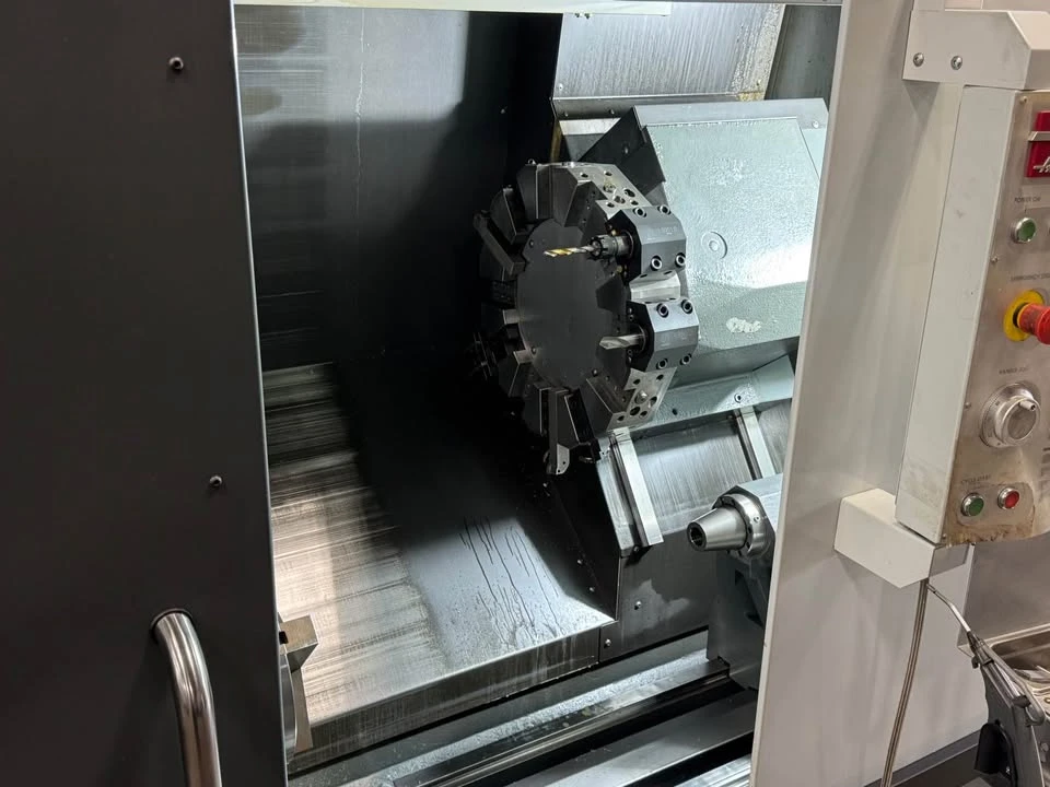 Haas #ST-25, CNC Lathe, 31.7" swing, 22.5" machining length, 15.5" turning diameter, 10" chuck, 3" bar, 30 - Image 4