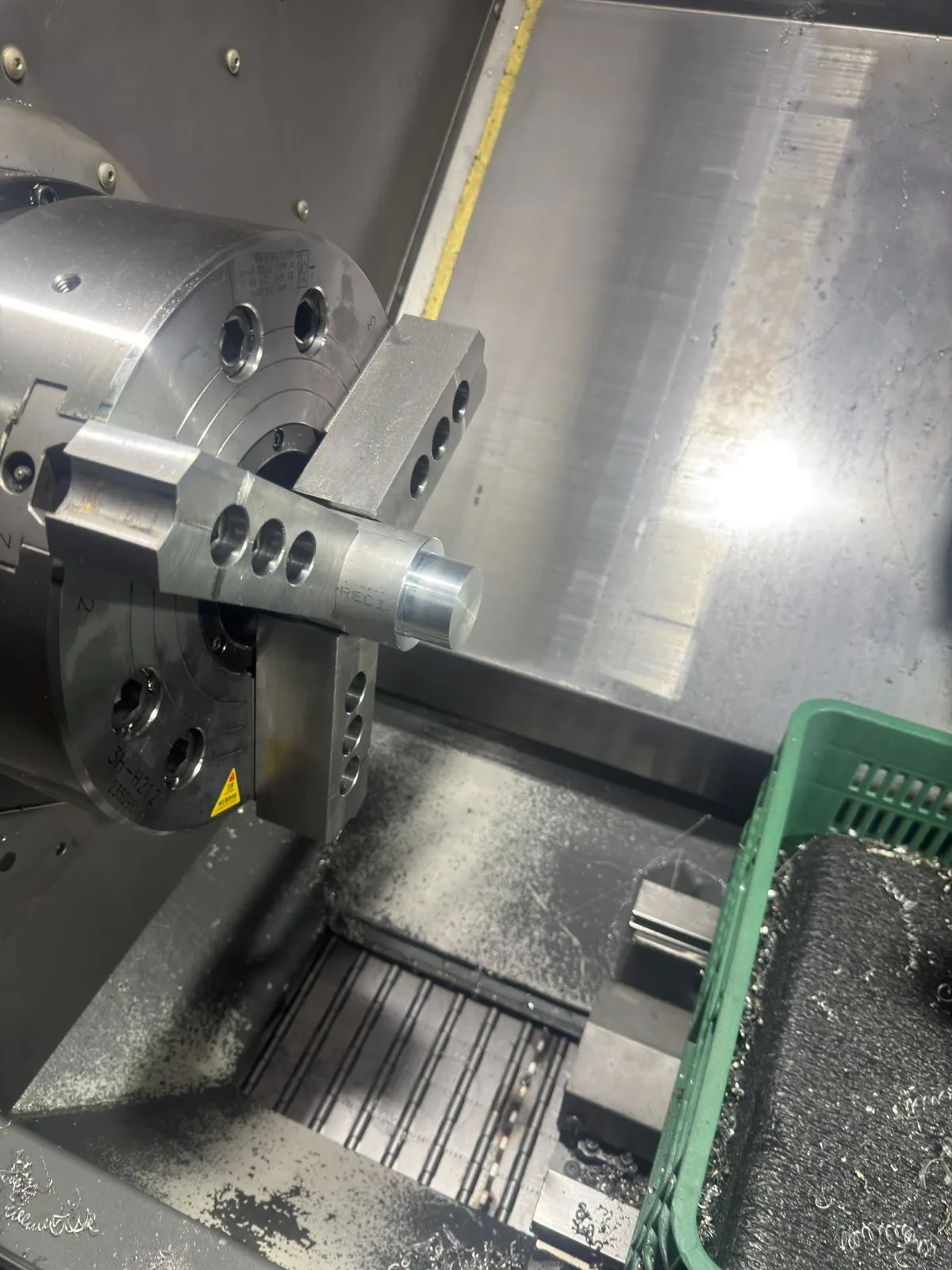 Haas #ST-28, CNC Lathe, 31.7" swing, 13" turning diameter, 12" chuck, 4" bar, 3200 RPM, 12-station turret - Image 3