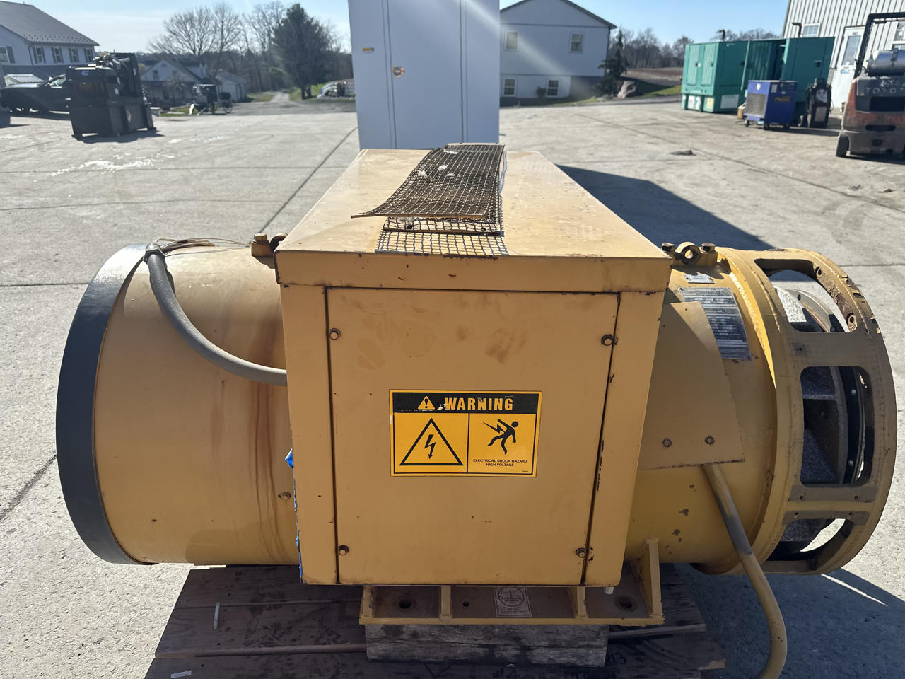 965 KW, Caterpillar #SR-4, generator head, 480 Volts, 3-phase, 4 wire, sound attenuated enclosure 00, 21" - Image 9