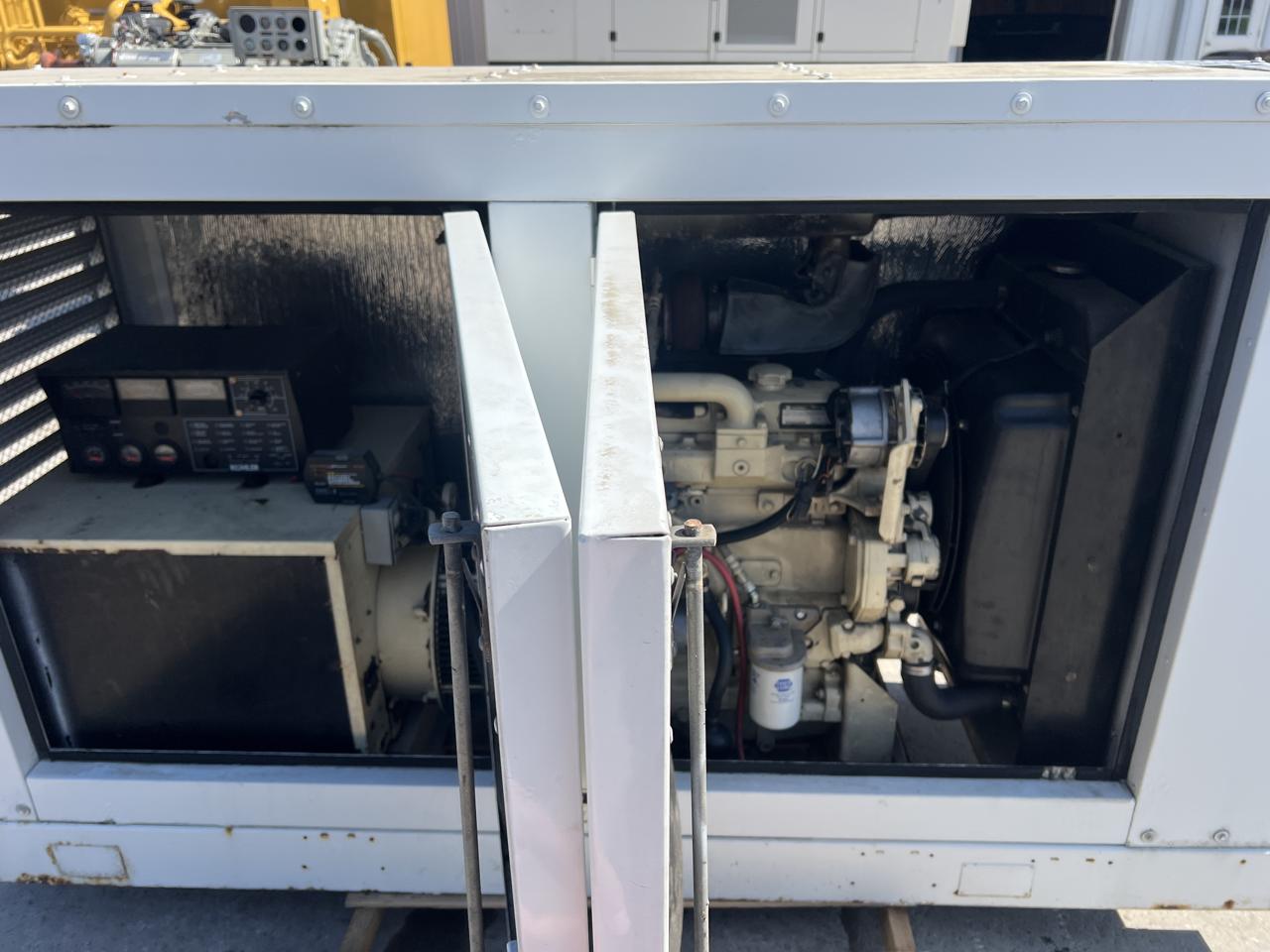 60 KW Kohler #60REOZJ, diesel generator set, 277/480 Volts, 1/3-phase, John Deere 4045TF150 engine, enclosed - Image 4