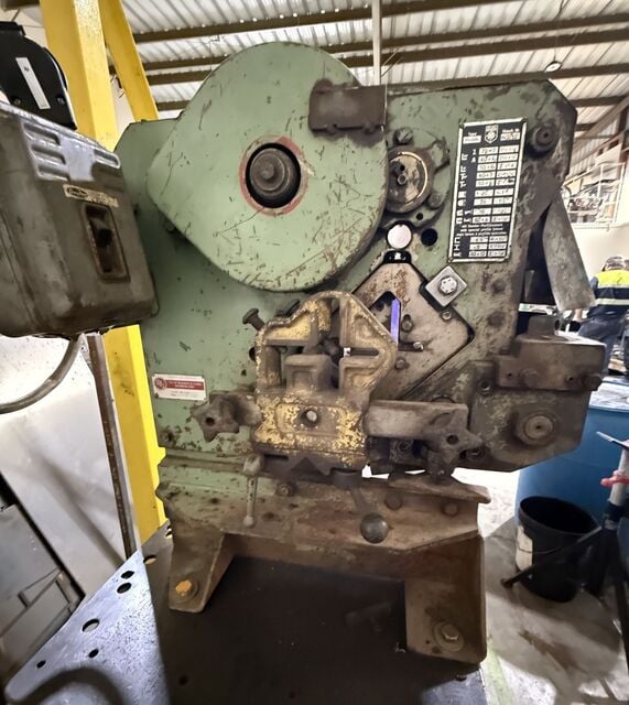 Peddinghaus #Peddy, ironworker, 38 ton, angle/section shearing station, flat bar & profile cutting station - Image 1