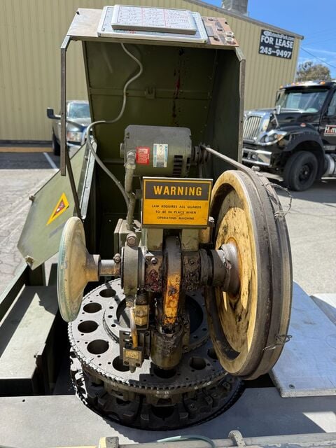 7.5 Ton, Di-Acro #VT-19S, power turret punch press, 18 station, indexing feed table w/pneumatic clamp - Image 5