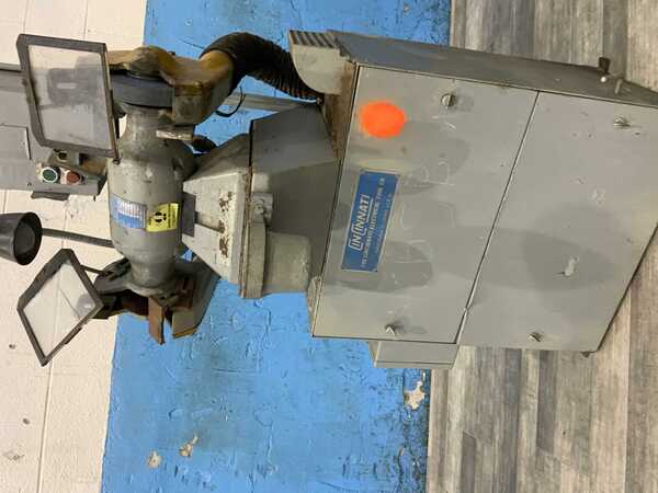 8" Cincinnati #102, double end pedestal grinder, 1" wheel width, 16" between wheels, tool rest, eye shield - Image 4