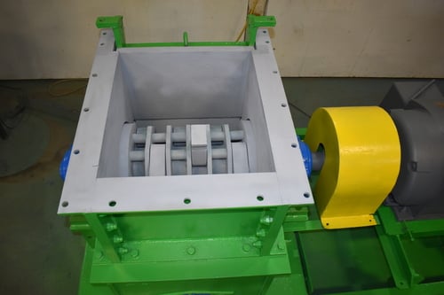 Lamb, Swing Hammer Hog, 23" x 26" drop feed opening, 5" x 42" air-swept bottom discharge, 125 HP, 1780 RPM - Image 6