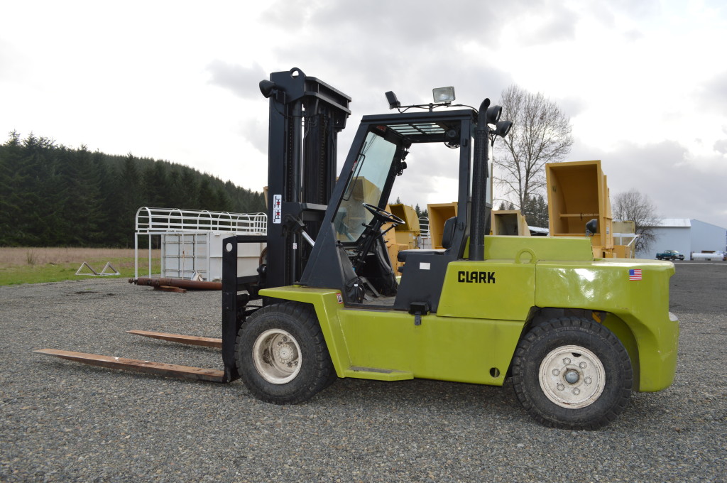 15,000 lb. Clark, Diesel Forklift, triple stage mast, side shift, fork positioners, 8' forks, remanufactured - Image 1