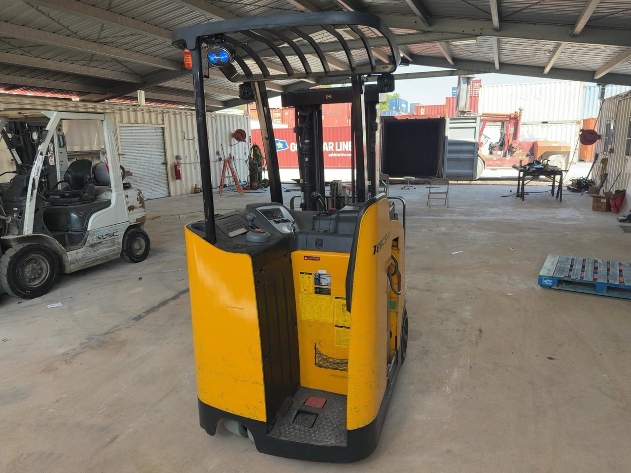 3500 lb. Hyundai #18BCS-9, Electric Forklift, solid tires, 9,231 Hrs, 2015 - Image 2