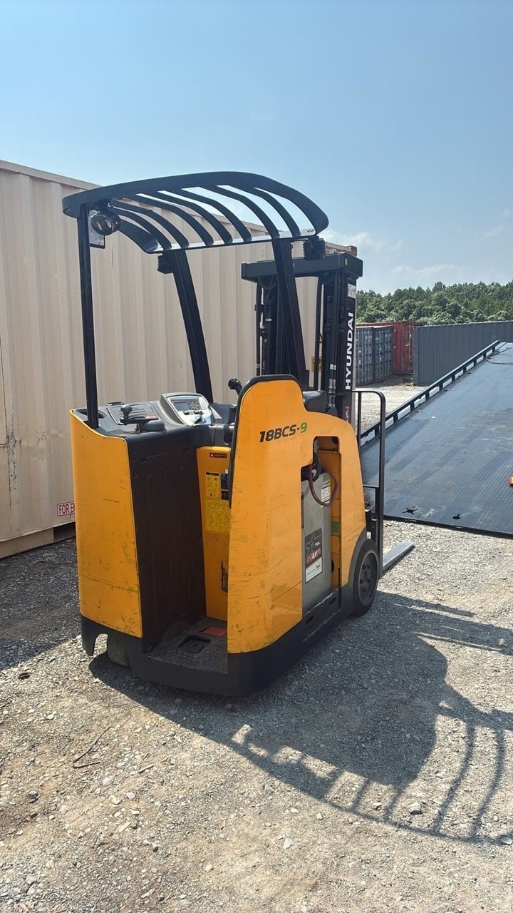 3500 lb. Hyundai #18BCS-9, Electric Forklift, solid tires, 9,231 Hrs, 2015 - Image 6