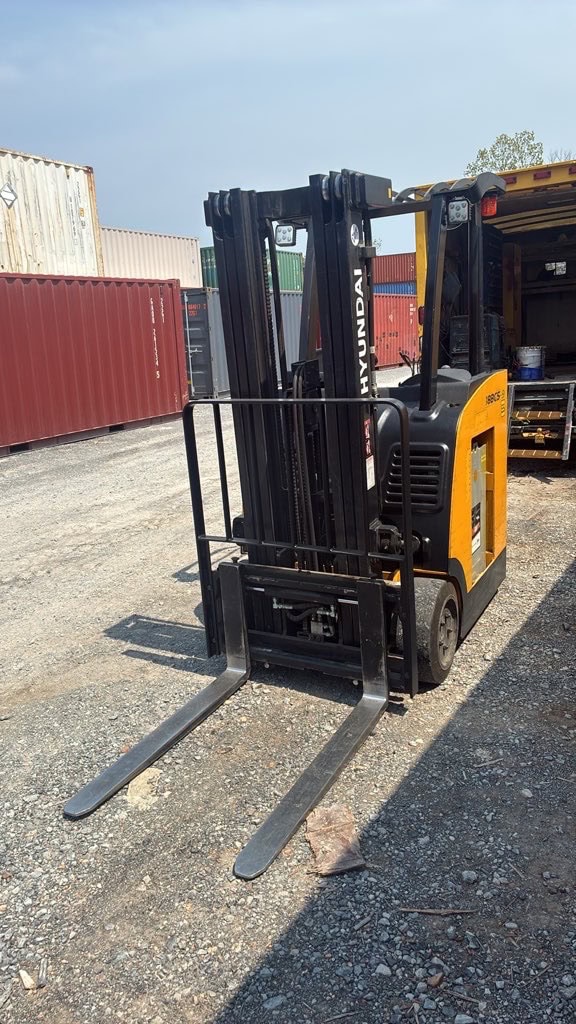 3500 lb. Hyundai #18BCS-9, Electric Forklift, solid tires, 9,231 Hrs, 2015 - Image 8