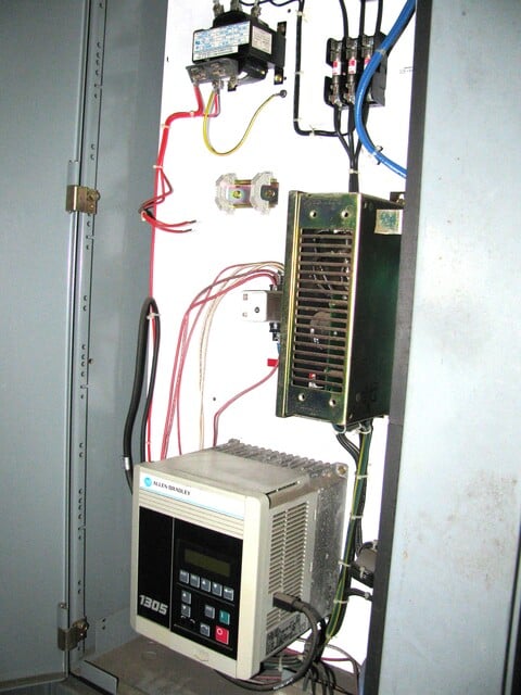 .7 HP Allen-Bradley #1305-BA02A, ac variable frequency drive in moto, 460 Volt, (7 available) - Image 3