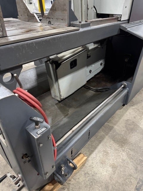 31" x 18" Hydmech #V18-45, Vert Band Saw, 7.5 HP, 1-1/4" blade, digital read out, 2004 - Image 5