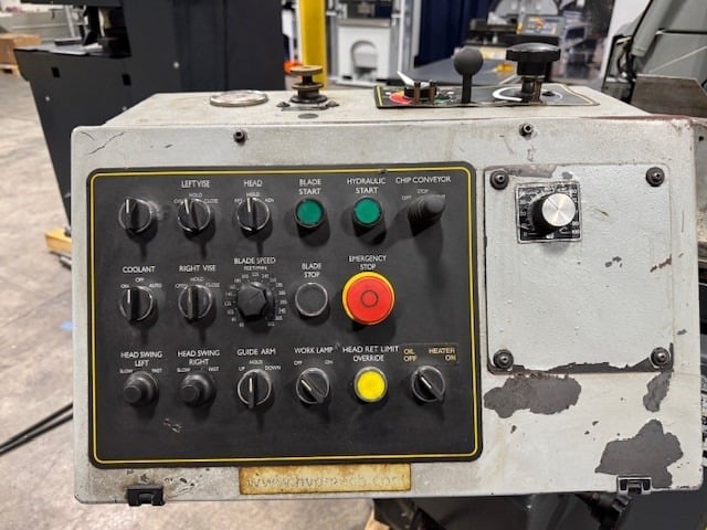 31" x 18" Hydmech #V18-45, Vert Band Saw, 7.5 HP, 1-1/4" blade, digital read out, 2004 - Image 7