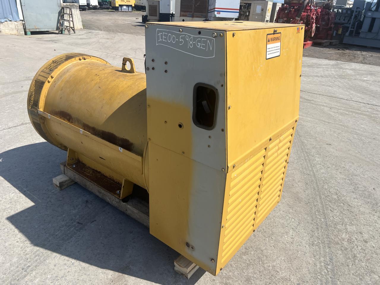 750 KW Marathon #Magna-Max, generator end, 120/208 Volts, 3 Phase, 4/12 wire, 18" flywheel, 750 hours, 2004 - Image 3