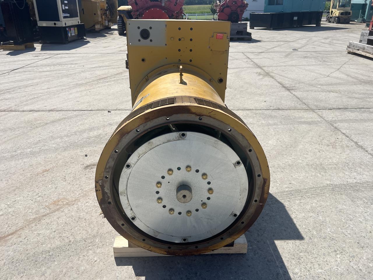 750 KW Marathon #Magna-Max, generator end, 120/208 Volts, 3 Phase, 4/12 wire, 18" flywheel, 750 hours, 2004 - Image 6