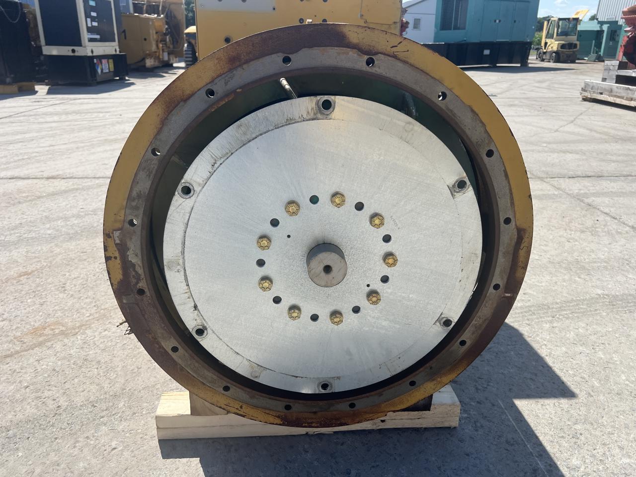 750 KW Marathon #Magna-Max, generator end, 120/208 Volts, 3 Phase, 4/12 wire, 18" flywheel, 750 hours, 2004 - Image 7