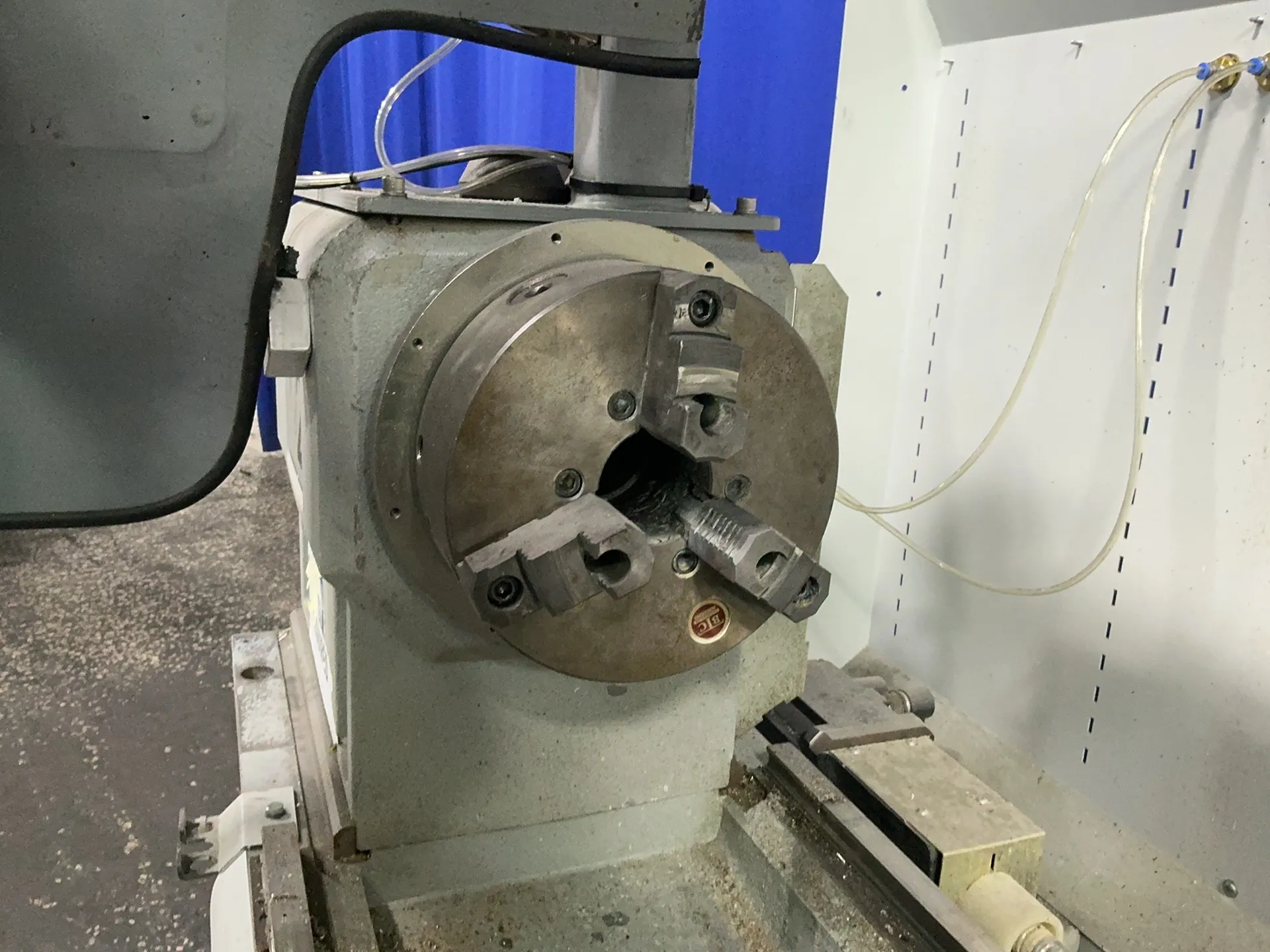Haas #TL-2, CNC Lathe, 24" x 40" capacity, 2.5" bore, 10" 3-jaw chuck, tool post, tail stock, Haas control - Image 3