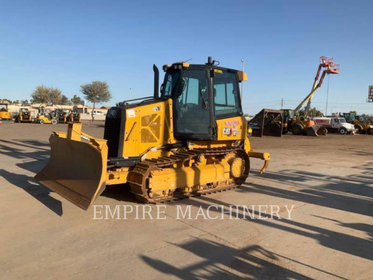 Caterpillar D1-12 TE, 914 hours, S/N: XKF04295, 2023 - Image 1