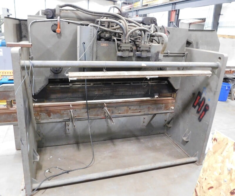 HTC #1506, hydraulic press brake, power ram tilt, tonnage control w/ gauge, 5 position depth stop, 4 way die - Image 2