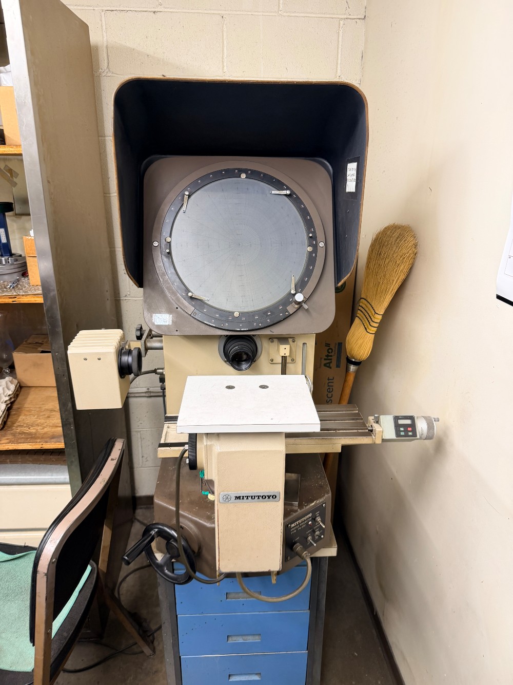 Mitutoyo #PH-350, optical comparator - Image 1