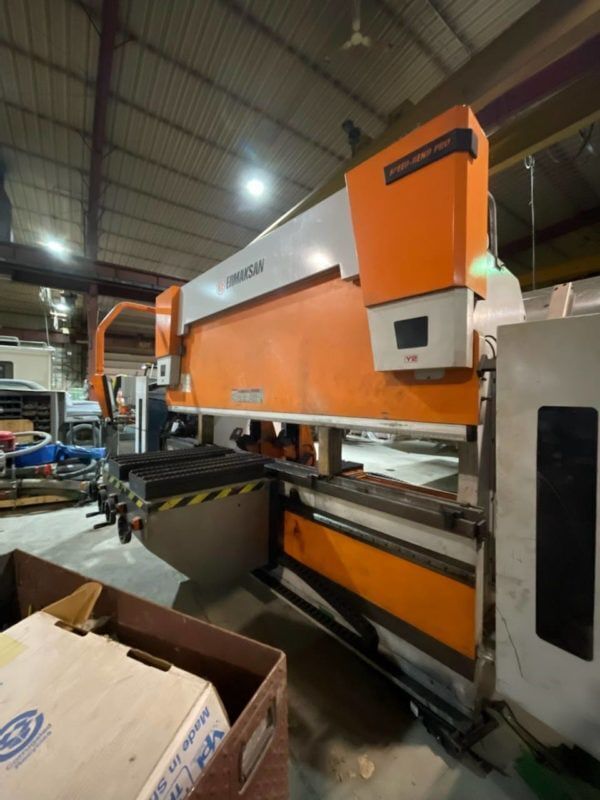 242 Ton, Ermaksan #Speed-Bend-Pro, CNC press brake, 12' overall, 128" between housing, 10.8" stroke, 21.7" - Image 7