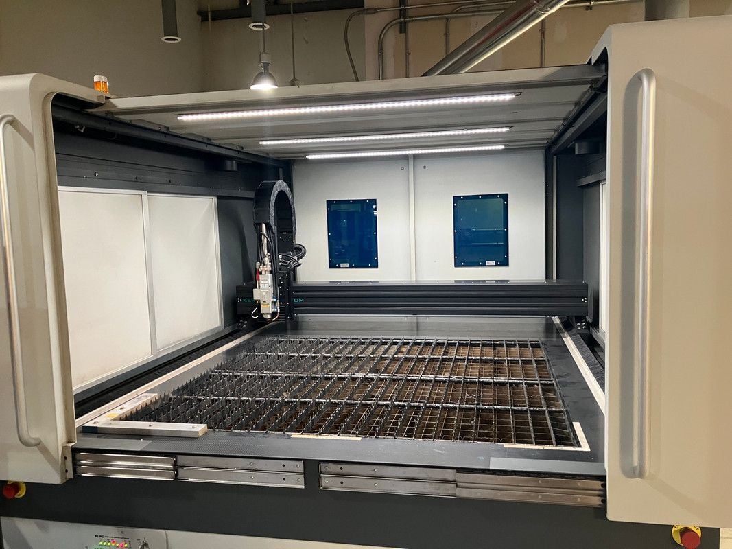Kern #FiberCell-FC50, CNC fiber laser, 1000 watt, 52" x 50" table, 20"/sec cutting speed, 100 micron fiber - Image 8