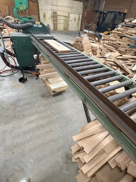 24" Whirlwind, Chop Saw, 10' infeed, 10' outfeed with stops, 10 HP - Image 2