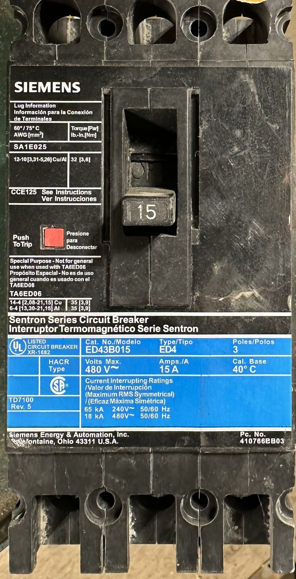 15 Amps, Siemens, 3-Pole, 480V Max., Fixed-Trip / Non-Adjustable, Molded-Case Circuit Breaker - Image 1