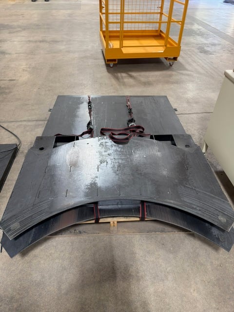 Wulftec #WSML-150-S, shrink wrapper with secondardy platform for rolling up with a pallet jack - Image 2