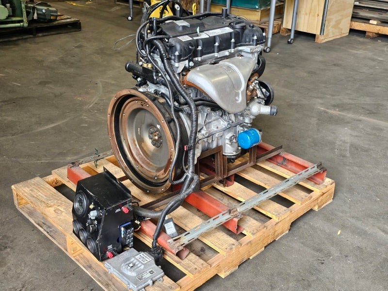 75.4 HP Westport #FWSPB02.4LSI, Natural Gas Engine, 4-cylinder, 56.2 KW, spark ignited, liquid cooled - Image 4