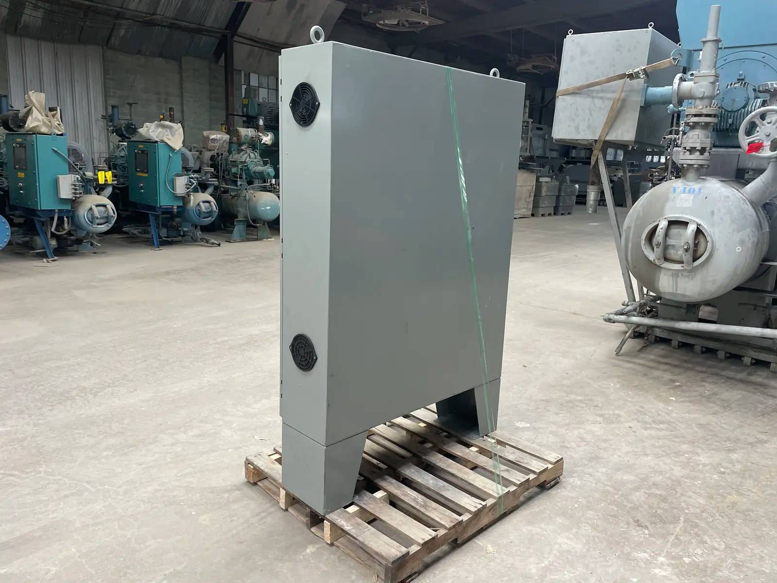 Jett Solutions, VFD Control Center, (4) Schneider Electric ATV212HD15N4 drives, (4) Square D motor starters - Image 5