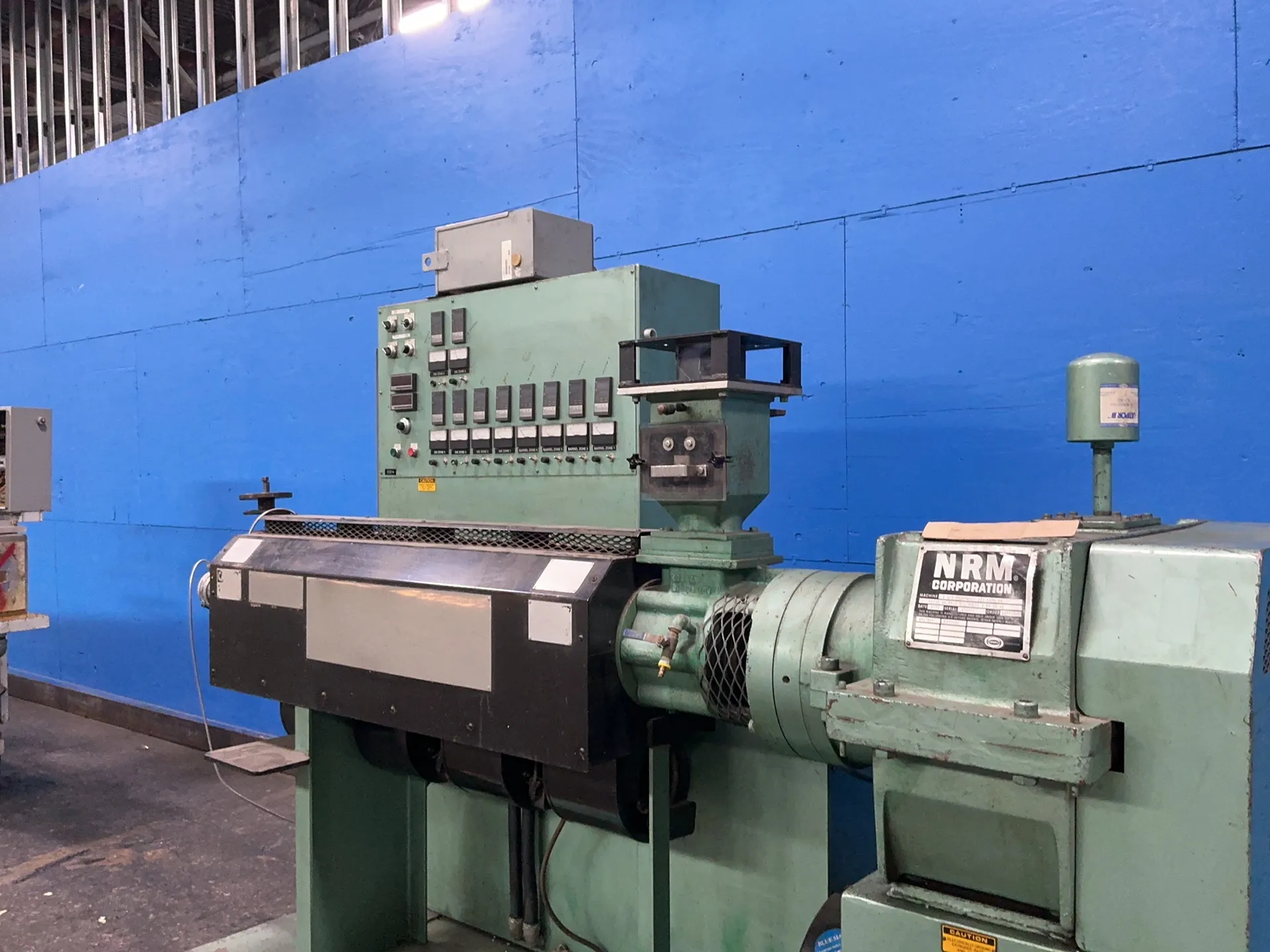 2-1/2" NRM #2-1/2-Pacemaker-3-Extra-24.1, extruder, 40 HP, 20 KVA transformer, 3 Ph., 575 V., 1979 - Image 4