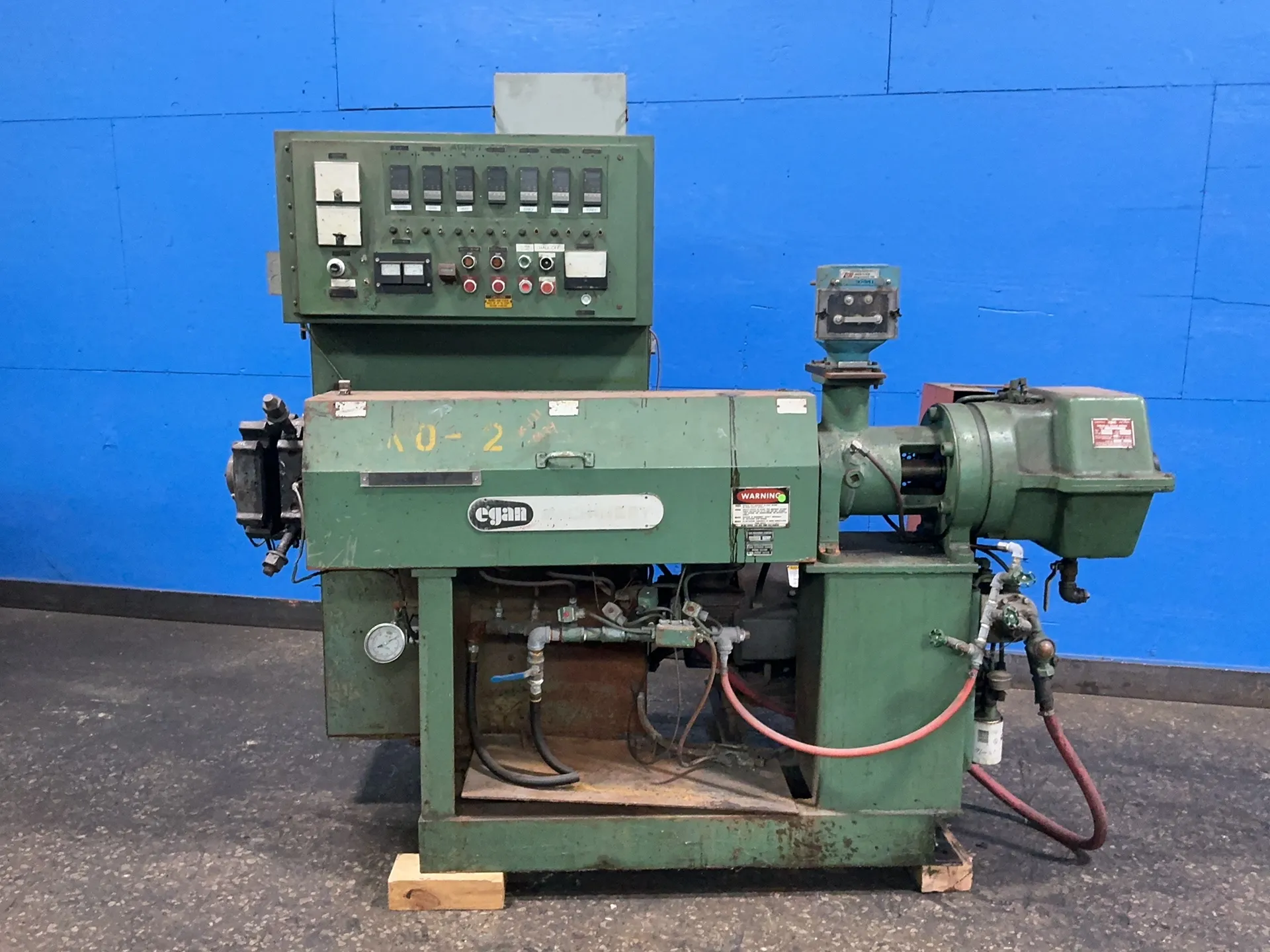 1.75" Egan Machinery #H-2515-H, extruder, 50 HP, 10,000 PSI, 1750/2100 RPM, digital displays, 150/300/500 V. - Image 2