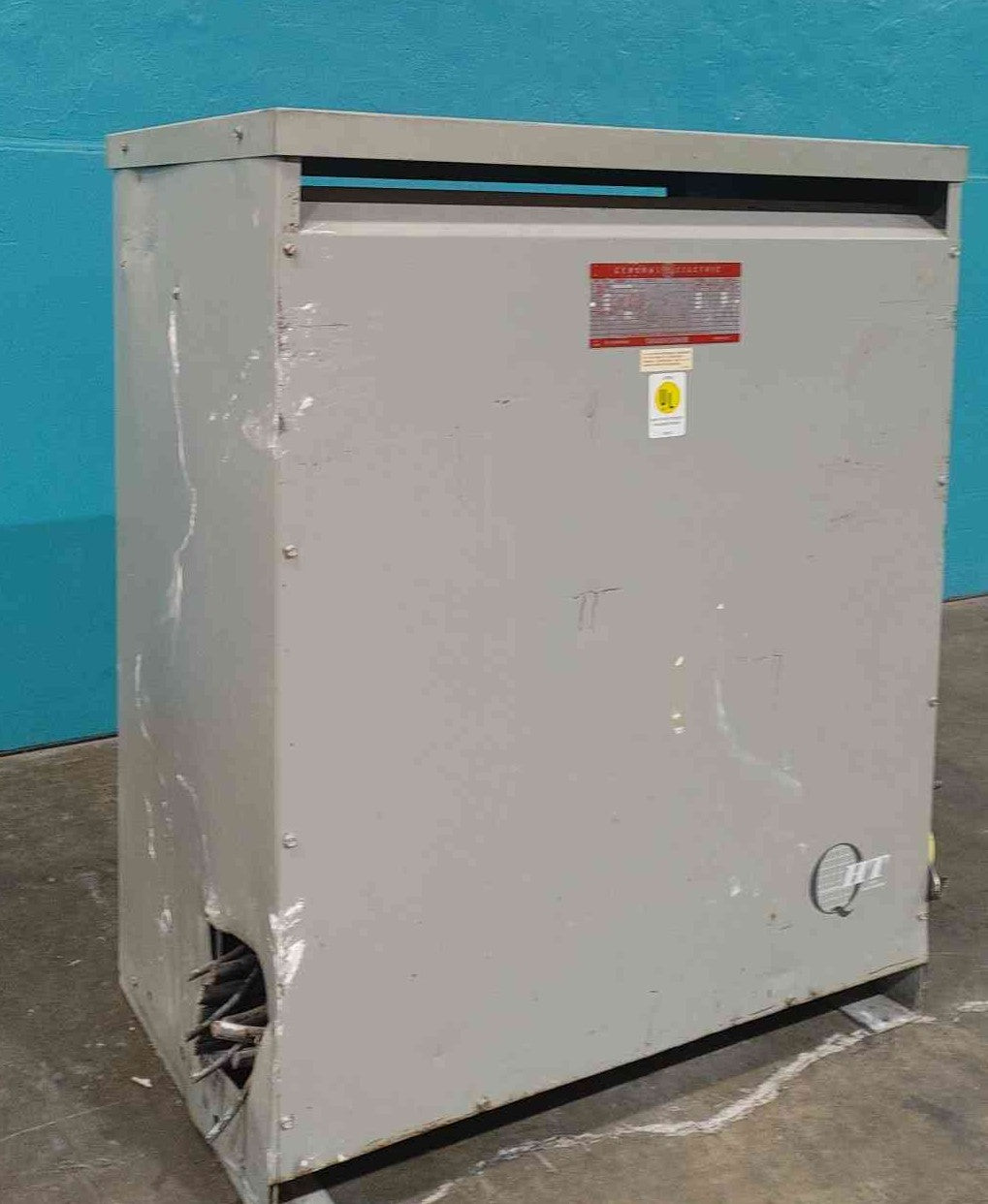 225 KVA 480 Delta Primary, 208Y/120 Secondary, General Electric #9T23B3877, Dry Type Transformer, 3 Phase - Image 2