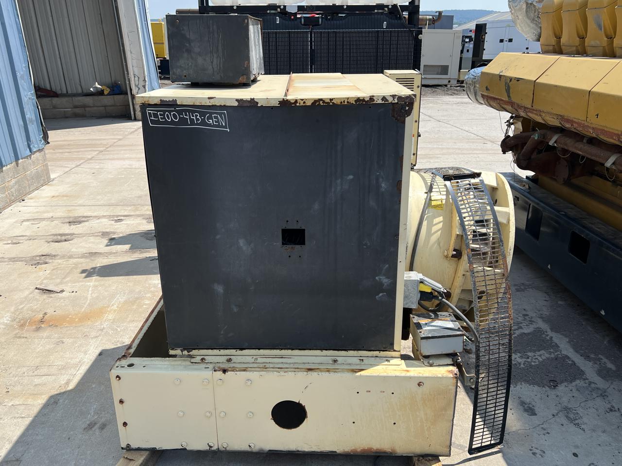 240 KW Kohler #250REOZB, generator end, 277/480 Volts, 3 Phase, 12 wire reconnectable, 725 hours, 1999 - Image 1