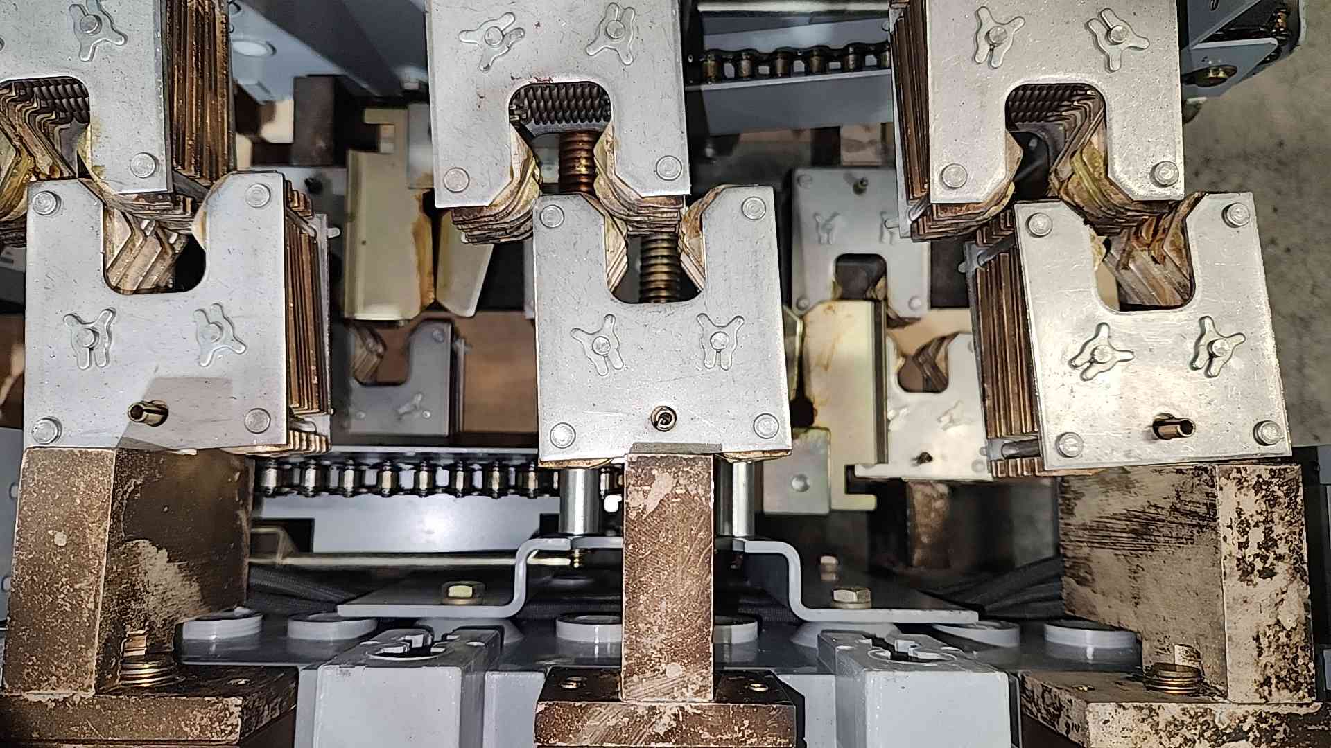 800 Amps, General Electric Power Break #TCL88TTE1CR, circuit breaker, drawout, MicroVersaTrip, 120 VAC - Image 6