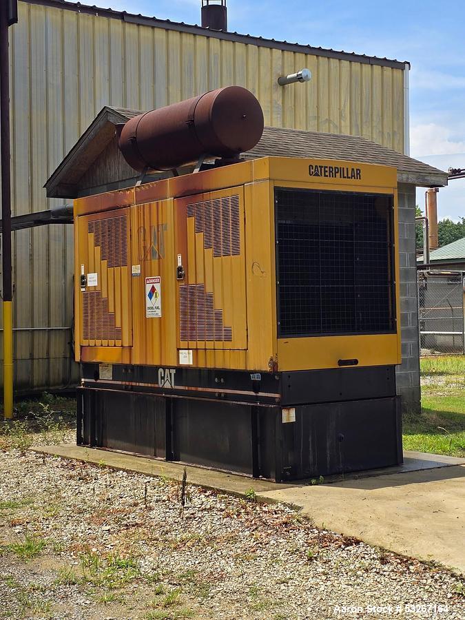 250 KW Caterpillar #3306DI, Diesel Generator, 480 Volts, 3-phase, 1800 RPM, 300 gallon base tank, transfer - Image 2