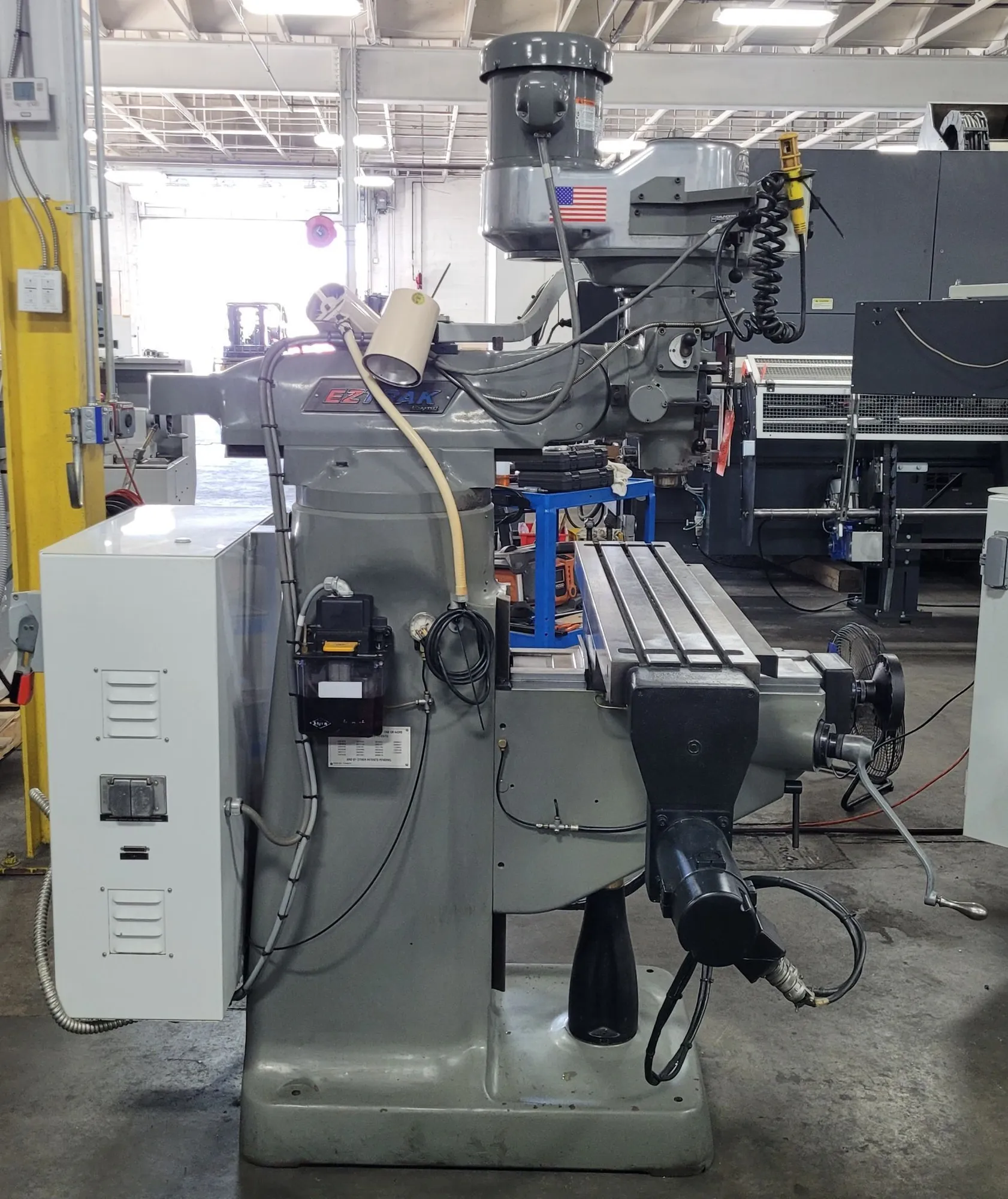 Bridgeport #EZ-Trak-DX, Series 1 CNC vertical mill, 9" x 48" table, 2 HP, 33-1/2" X, 12" Y, 14" Z, 60-4200 - Image 2