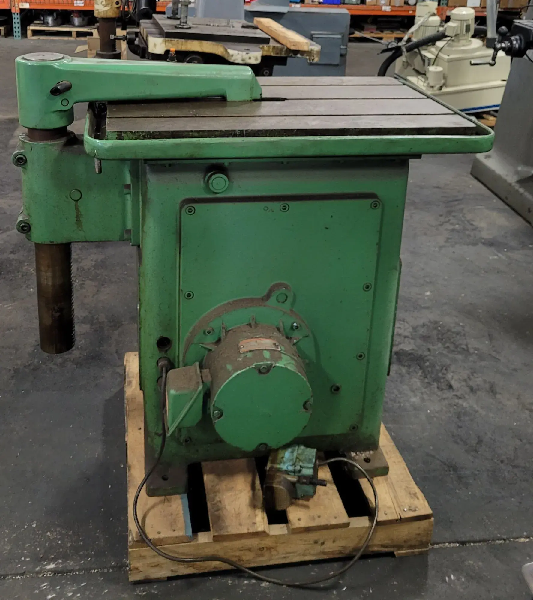 1-1/2" x 31" Hansford Davis #15, keyseater, 19" throat, 20" x 31" table, 45 SPM, 2 HP, 460 V., 3 Ph. - Image 1
